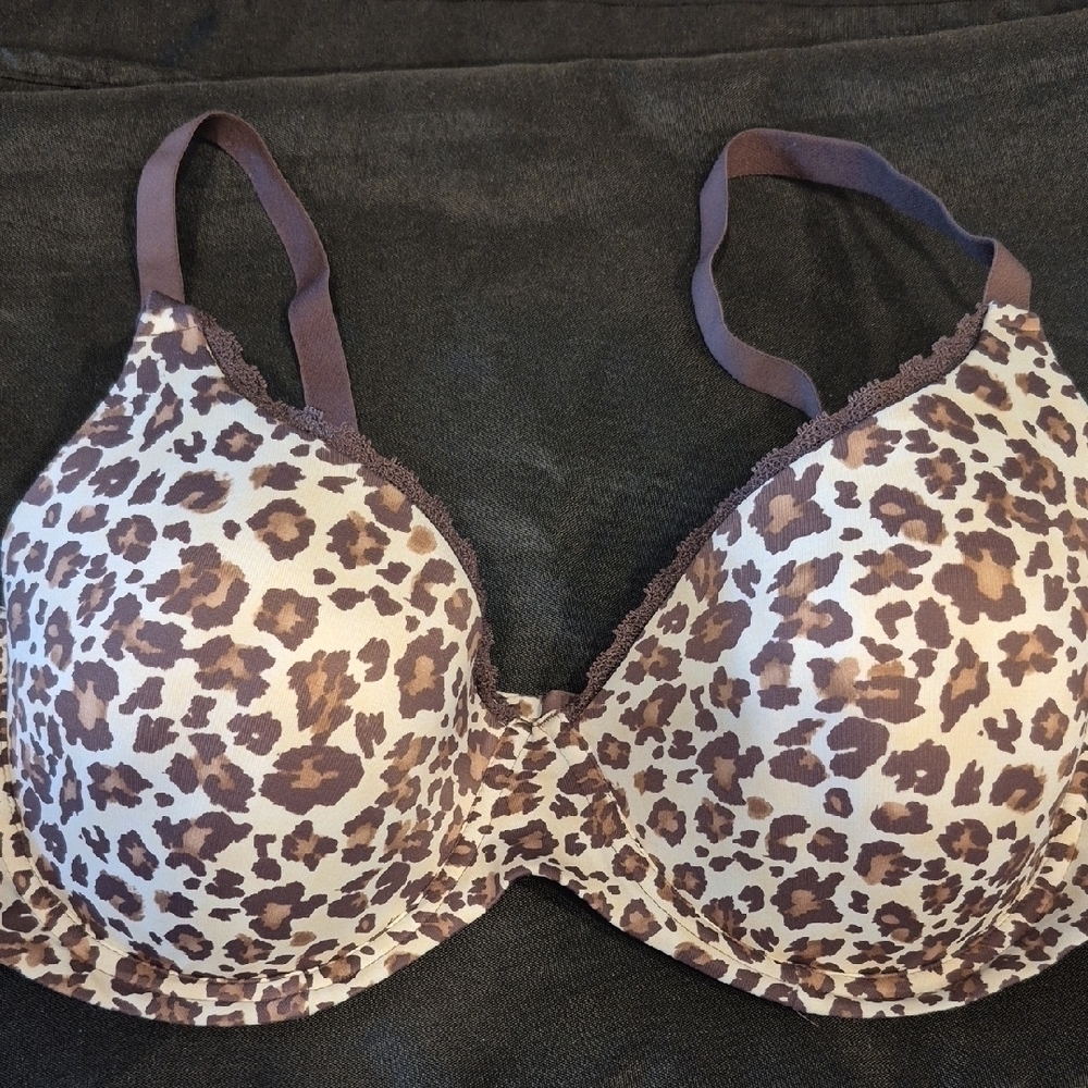 Modern movement molded cup 40C Leopard Print Women's Bra